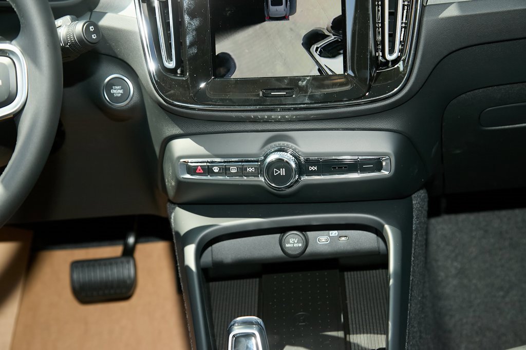 New 2026 Volvo XC40 B5 Plus w/ Protection Package Premier image 22