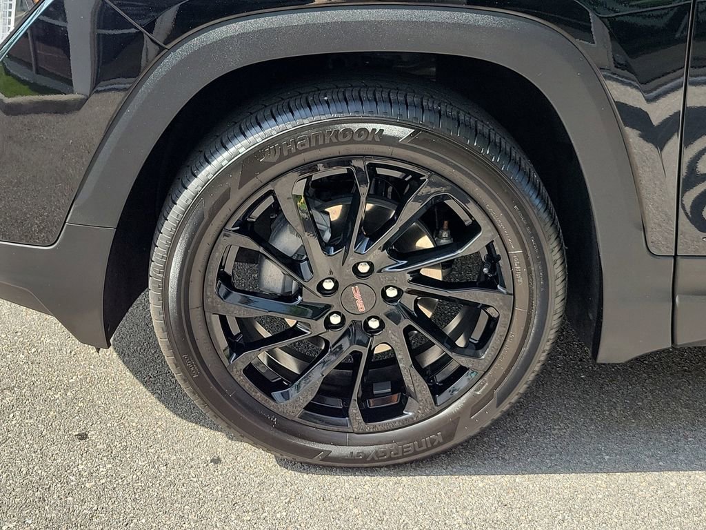 Used 2023 GMC Terrain SLE w/ Driver Convenience Package FWD image 11