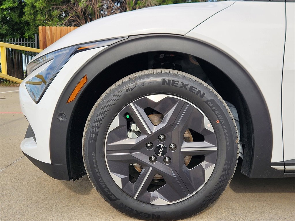 New 2025 Kia EV6 Light w/ Light LR Technology Package image 5