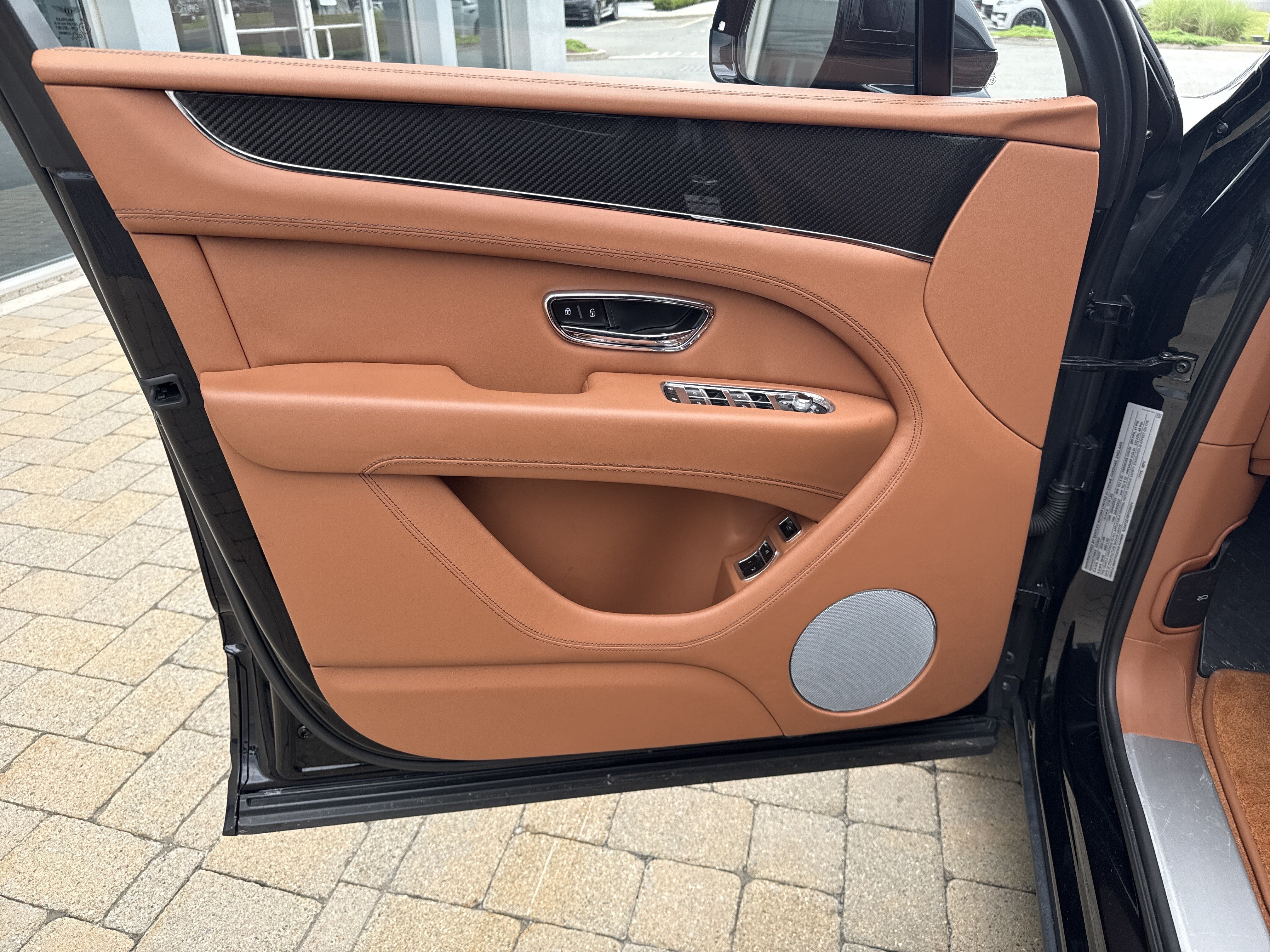 Used 2023 Bentley Bentayga AWD/4WD image 13