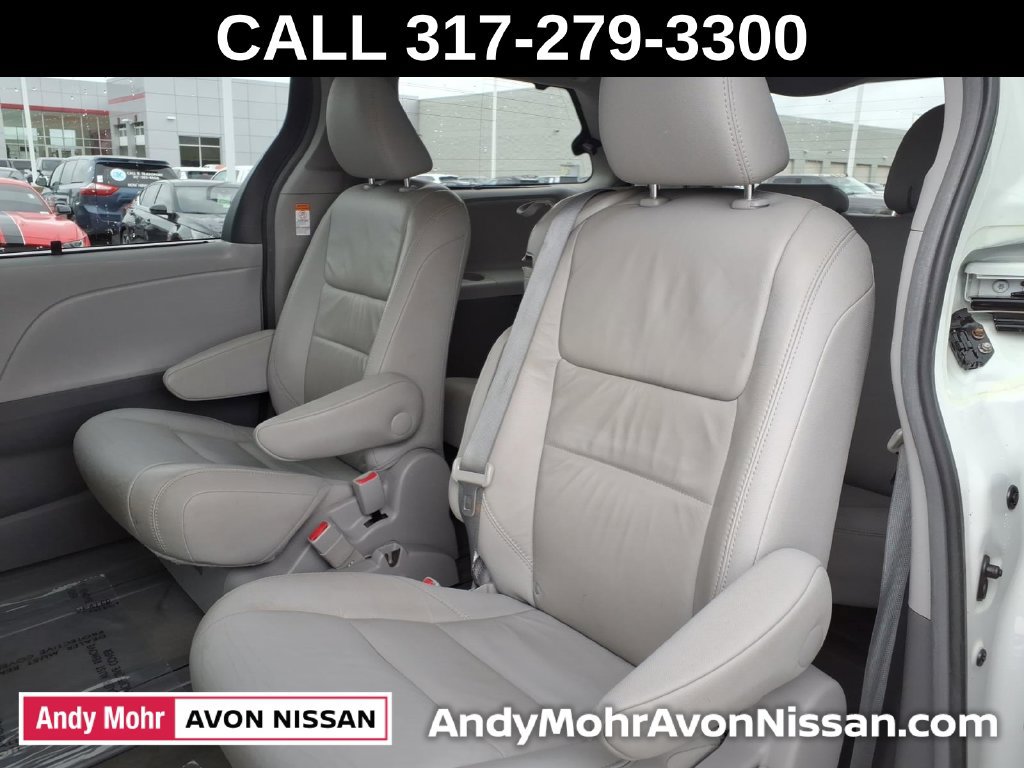 Used 2017 Toyota Sienna XLE Premium FWD image 37