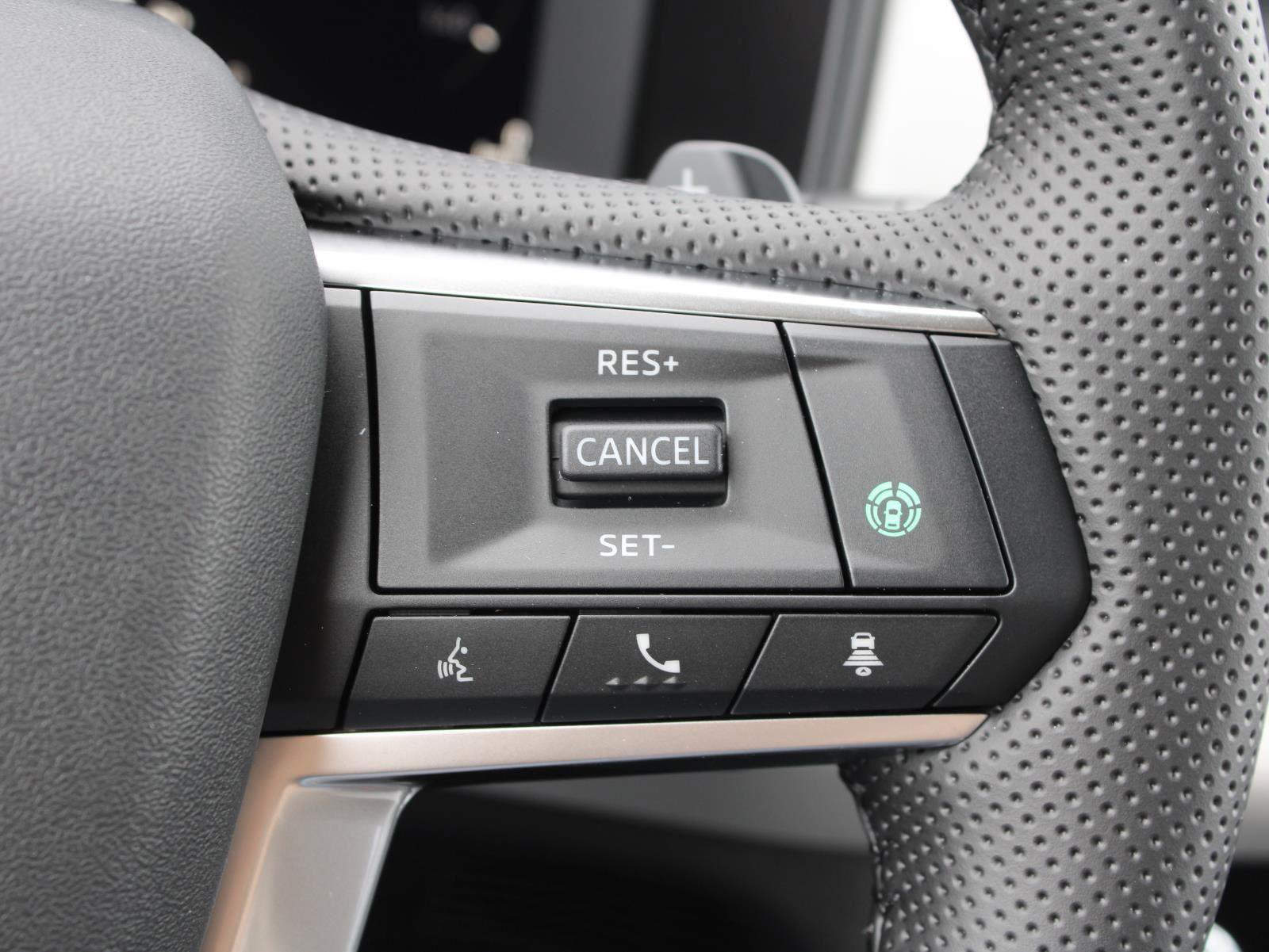 New 2025 Mitsubishi Outlander SE image 32