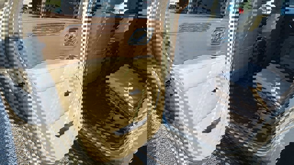 Certified 2024 Chevrolet Tahoe LT w/ LT Signature Plus Package image 21