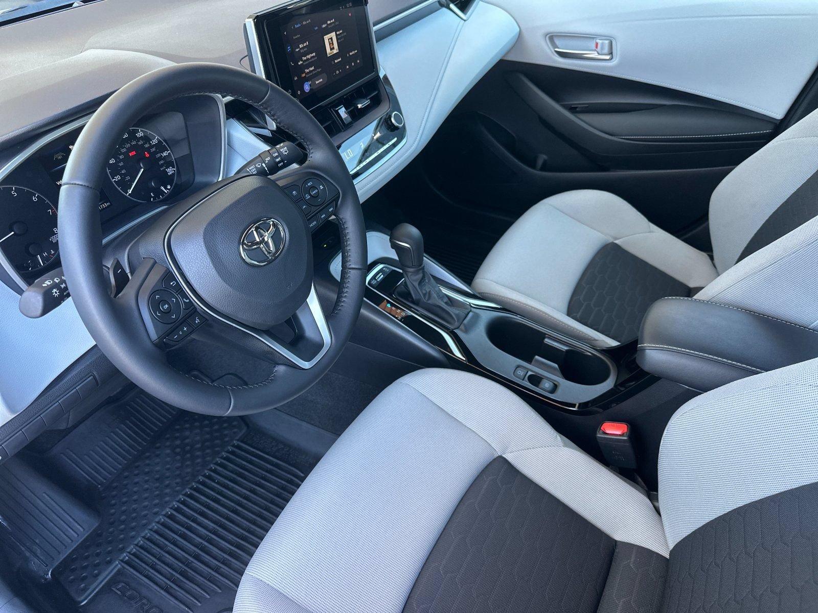 Used 2026 Toyota Corolla SE FWD image 10