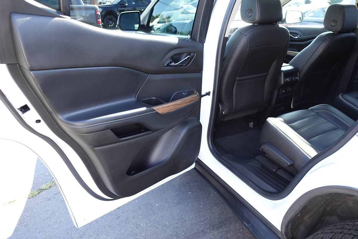 Used 2019 GMC Acadia Denali w/ Technology Package FWD image 23