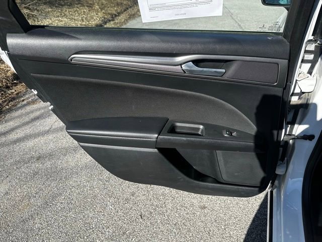 Used 2018 Ford Fusion SE image 13