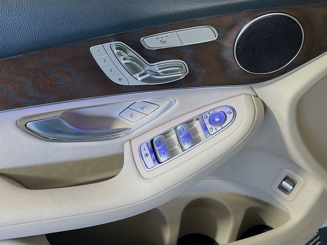 Used 2021 Mercedes-Benz GLC 300 4MATIC w/ Premium Package image 12