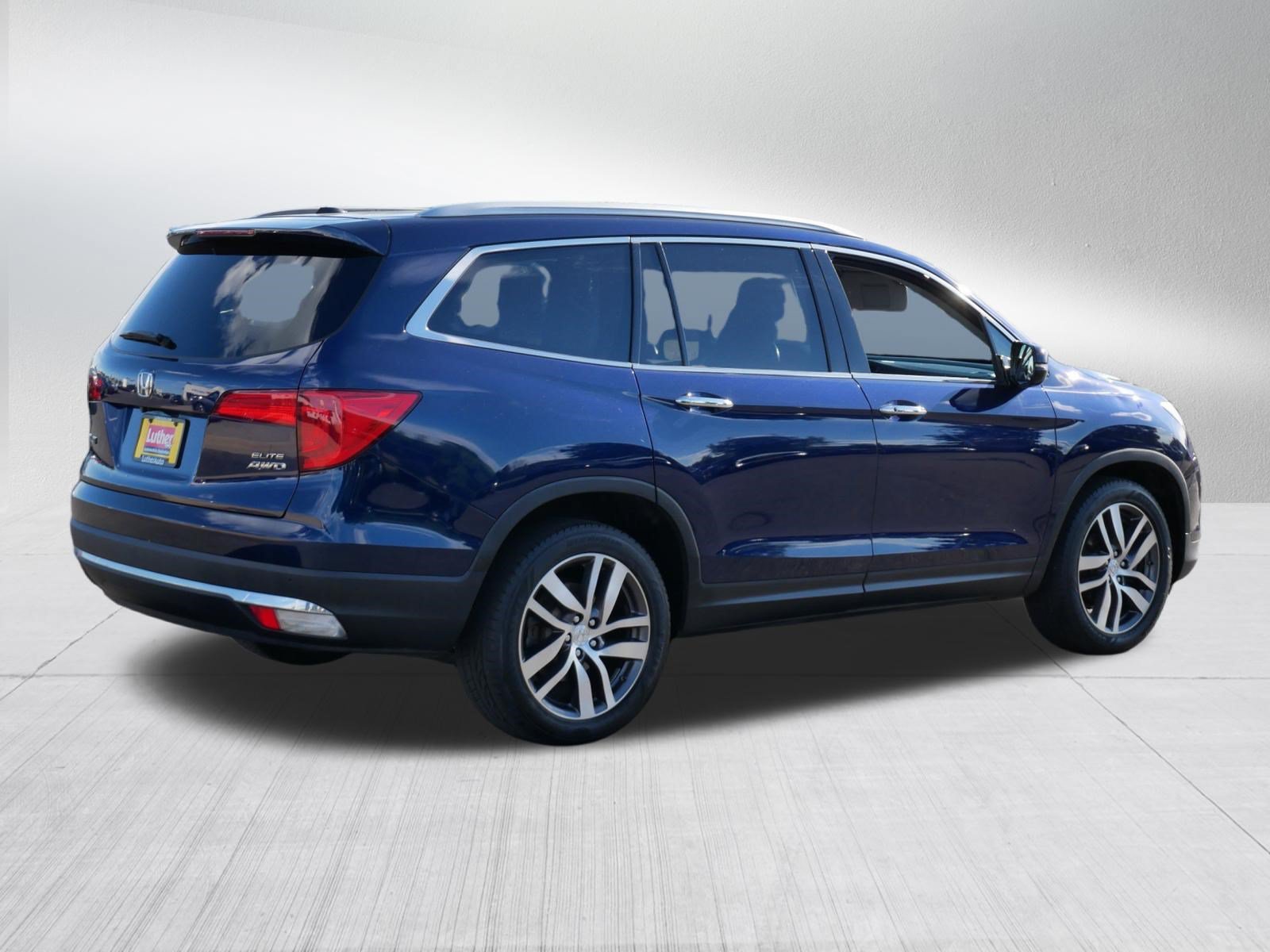 Used 2016 Honda Pilot Elite image 7