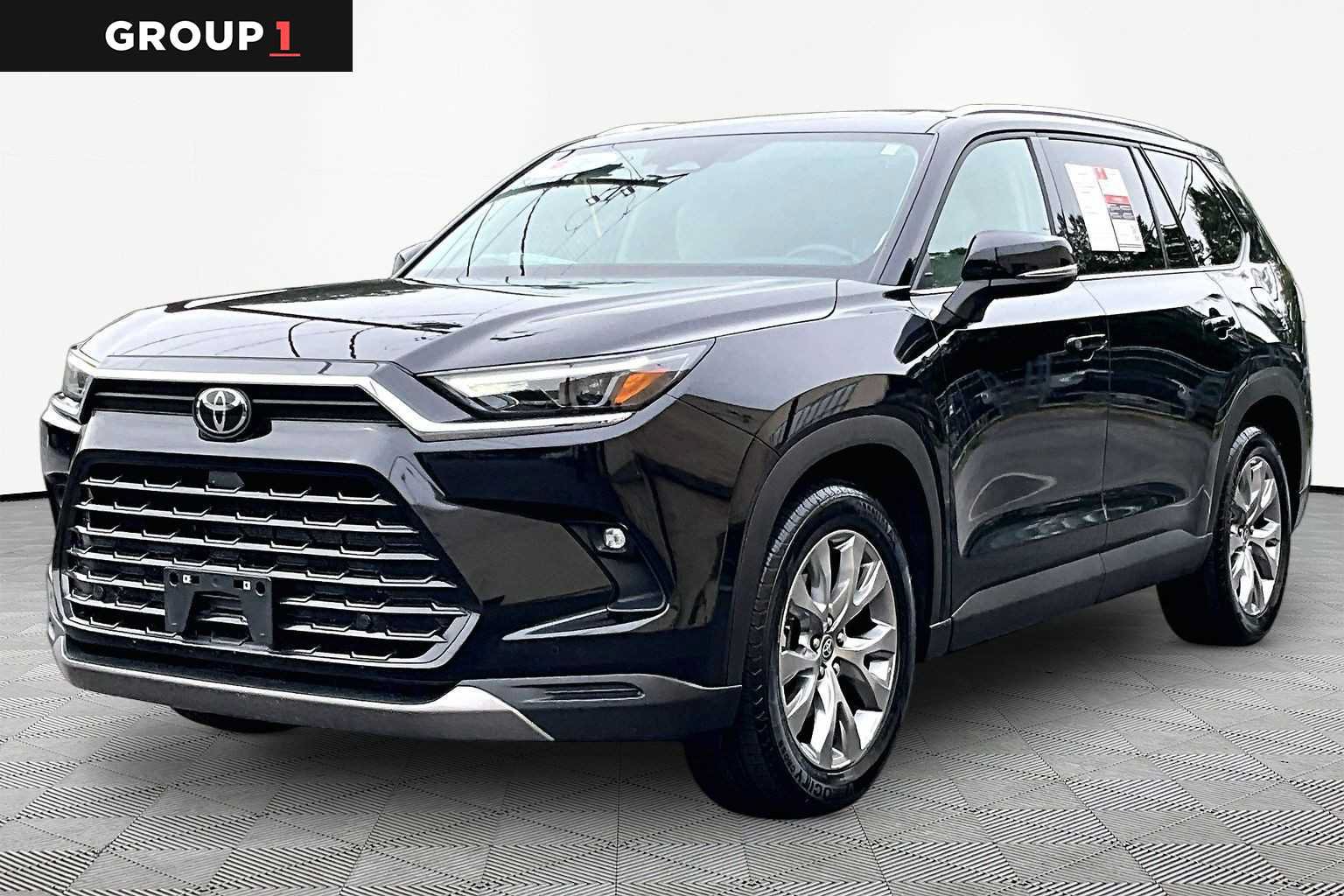 Certified 2025 Toyota Grand Highlander AWD image 1