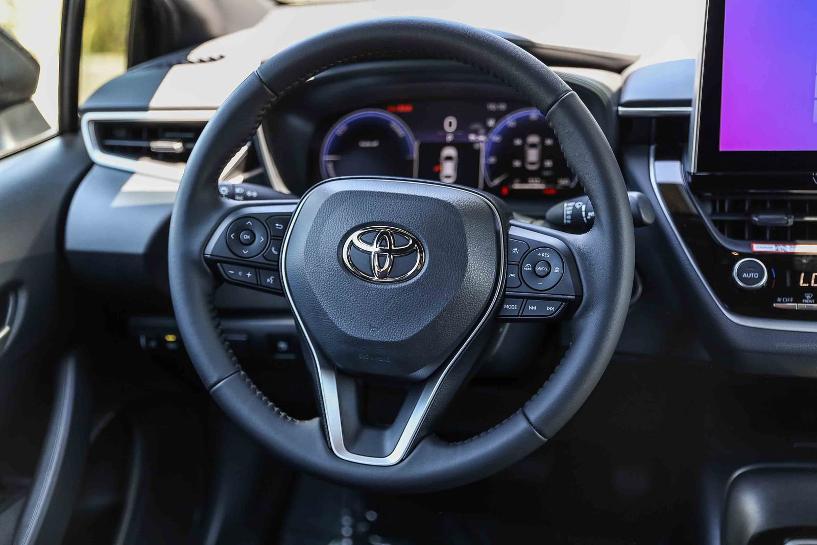 Certified 2026 Toyota Corolla SE w/ SE Premium Package FWD image 15