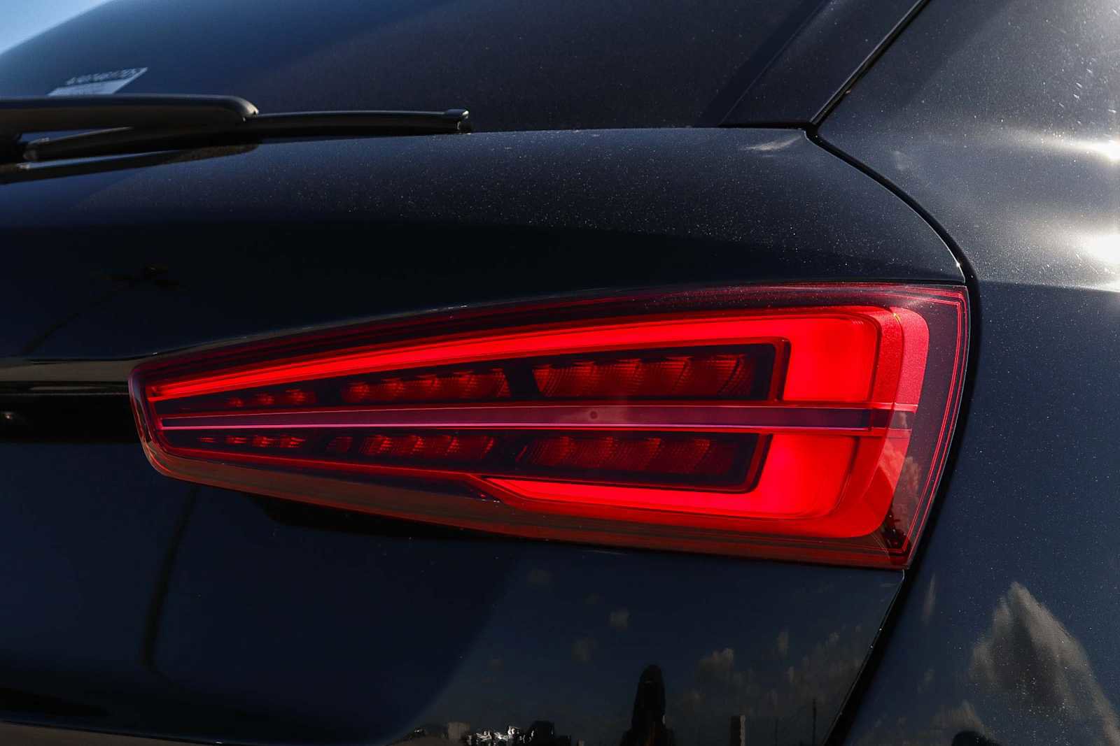 Used 2018 Audi Q3 2.0T Premium Plus w/ Premium Plus Package image 10