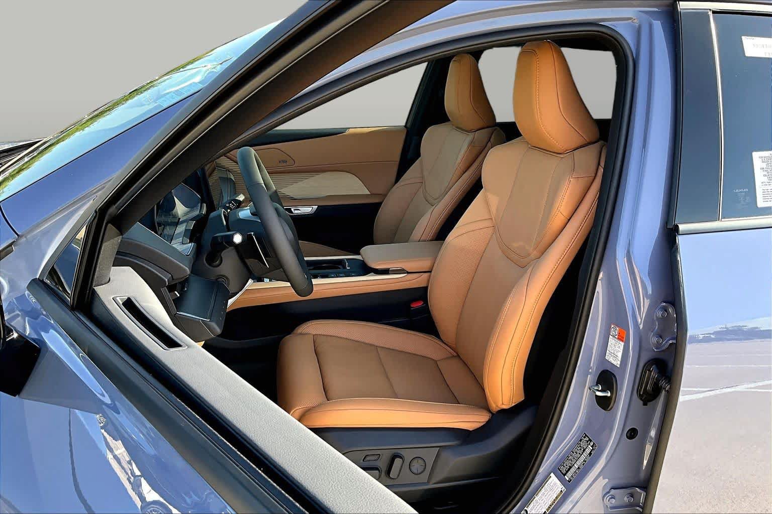 New 2026 Lexus ES 500e AWD/4WD image 9