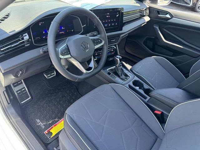 Used 2025 Volkswagen Jetta Sport image 14
