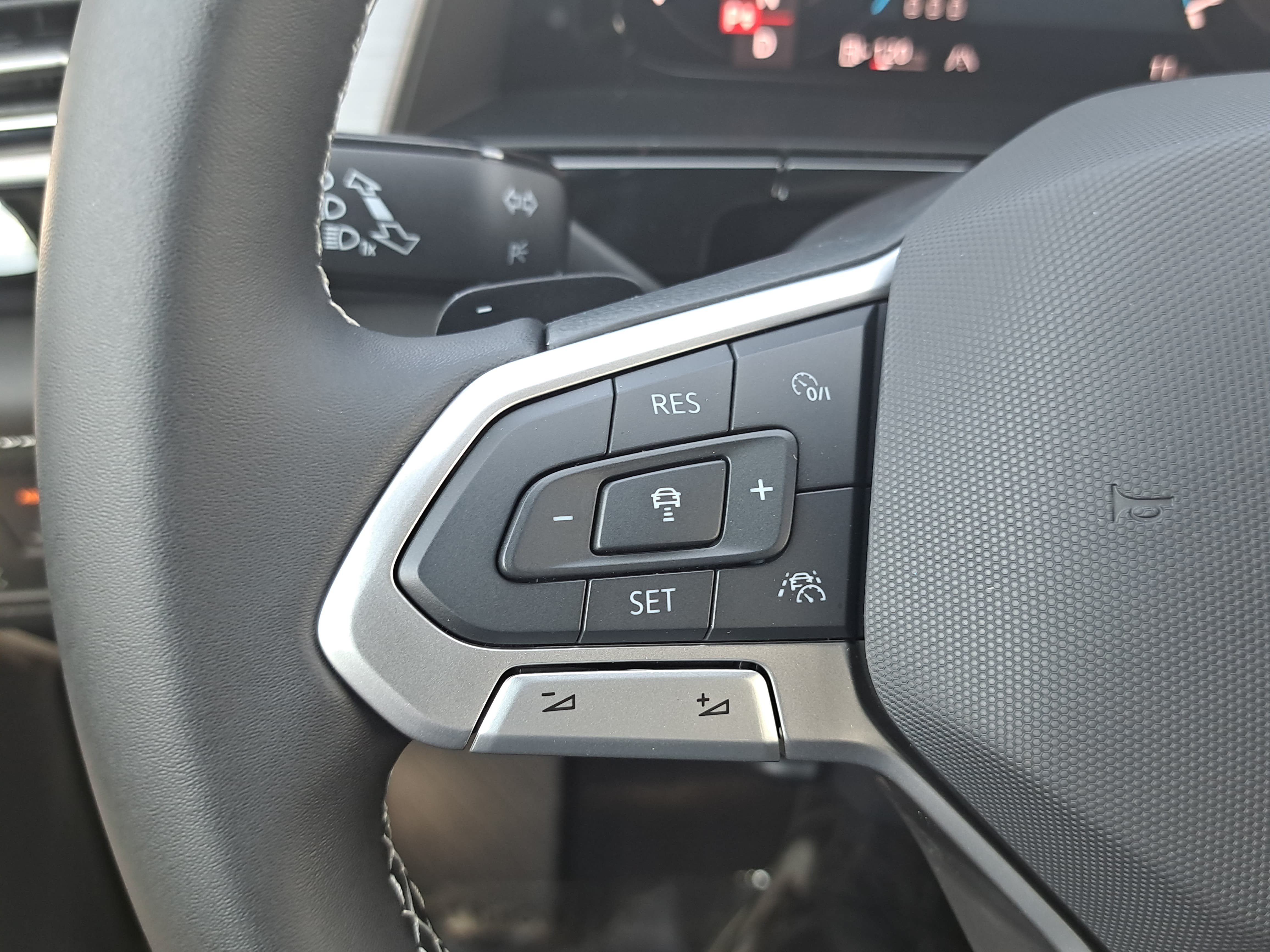 New 2026 Volkswagen Atlas Cross Sport SE AWD/4WD image 18