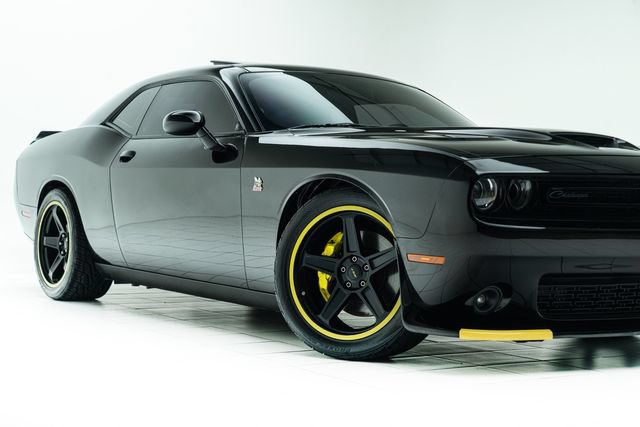 Used 2021 Dodge Challenger R/T Scat Pack RWD image 3