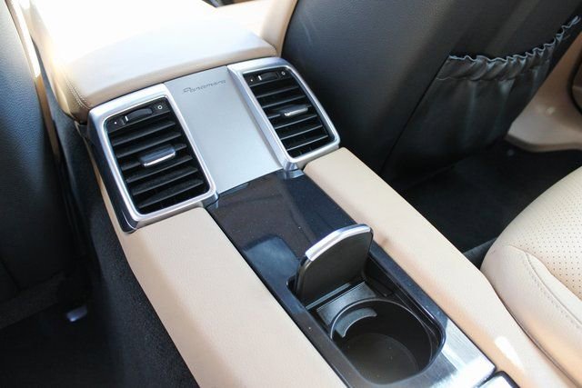 Used 2015 Porsche Panamera 4 image 32