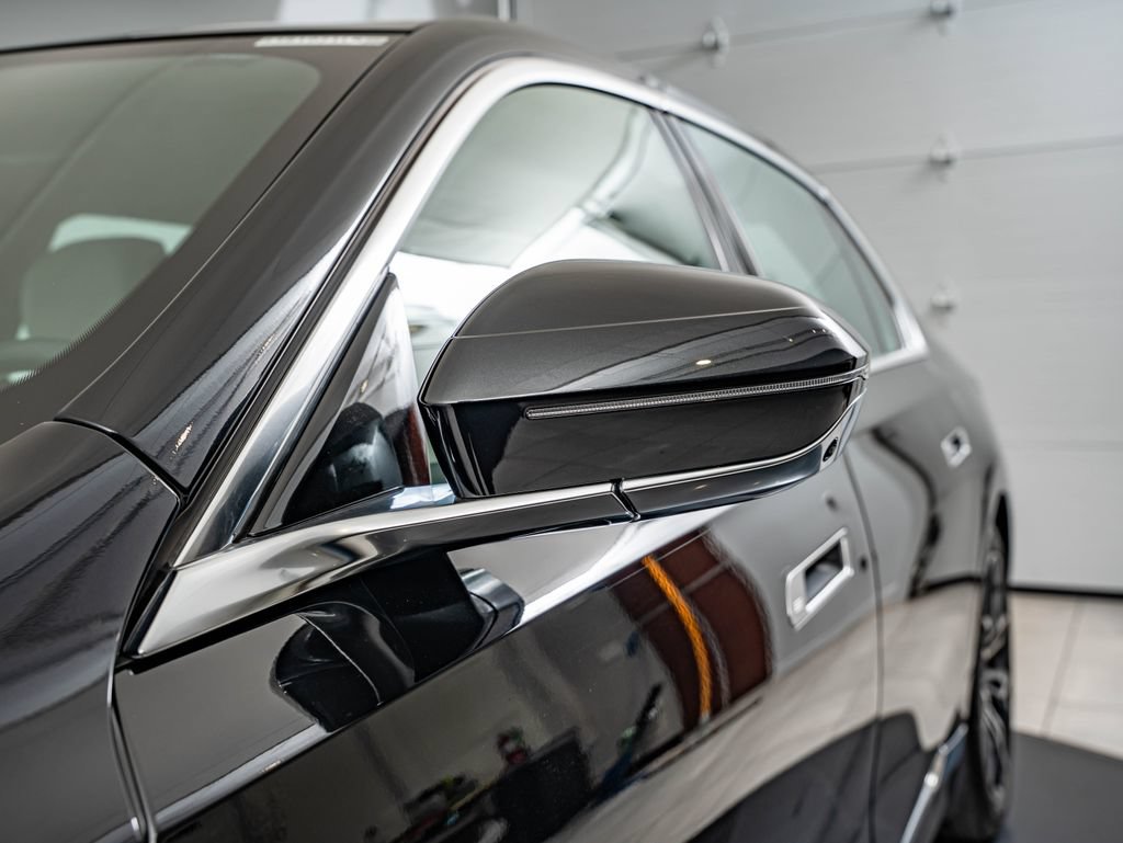 Used 2024 BMW i7 eDrive50 RWD image 9