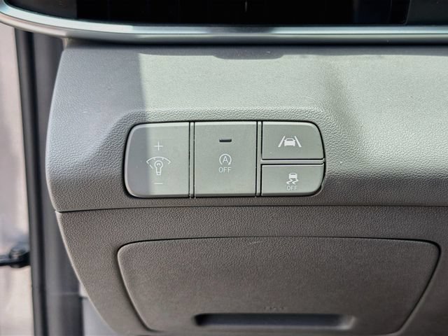 Used 2021 Hyundai Elantra SE FWD image 33