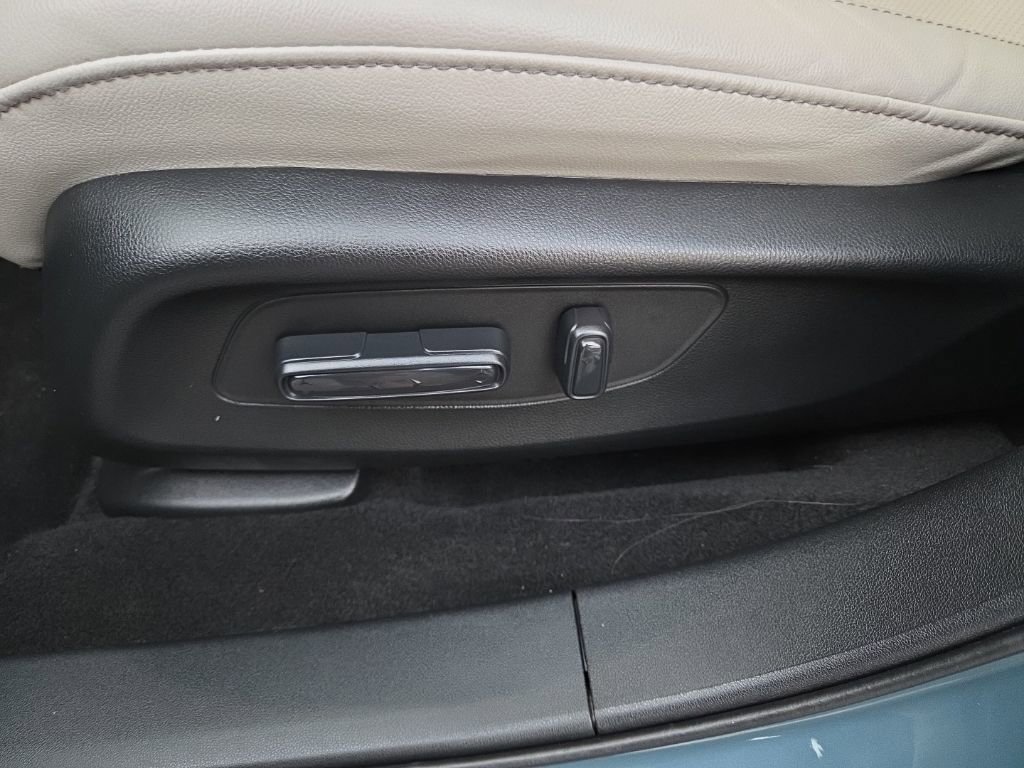 Used 2025 Honda HR-V EX-L image 22