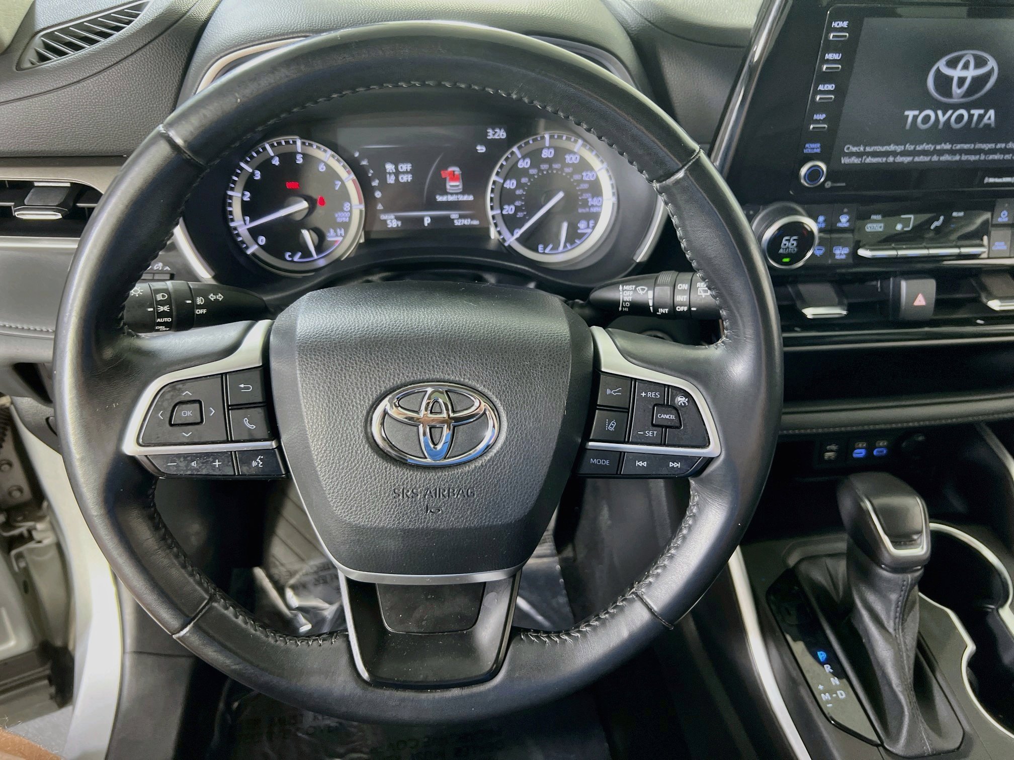 Used 2022 Toyota Highlander XLE FWD image 11