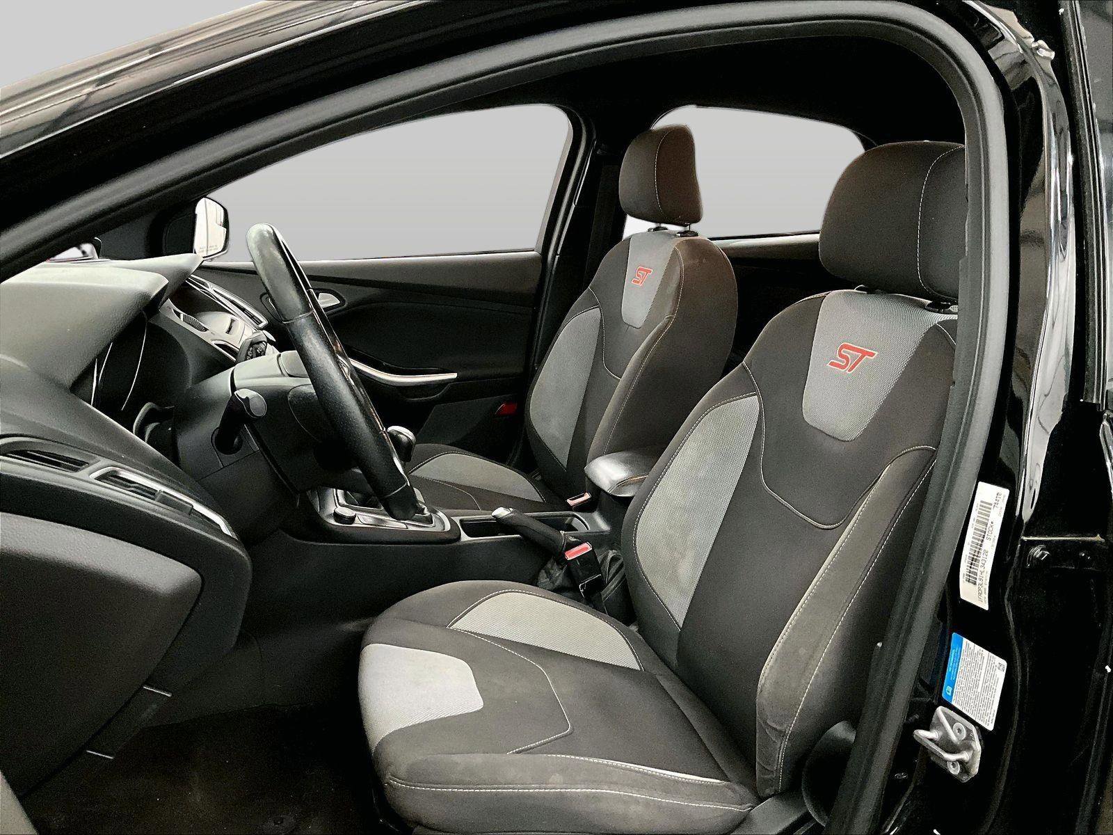 Used 2017 Ford Focus ST image 24