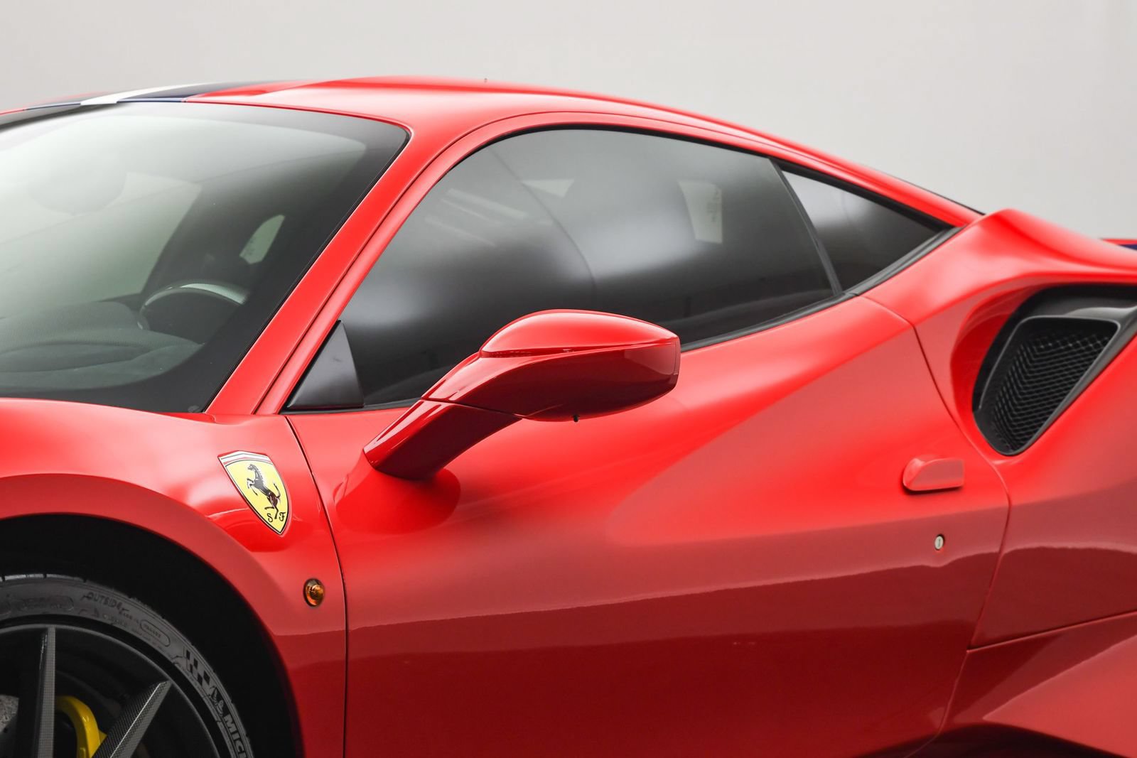Used 2020 Ferrari 488 Pista Coupe RWD image 9