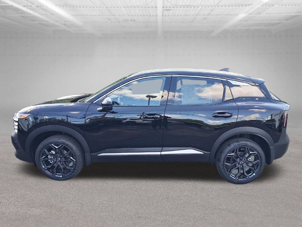 New 2026 Nissan Kicks SR FWD image 2