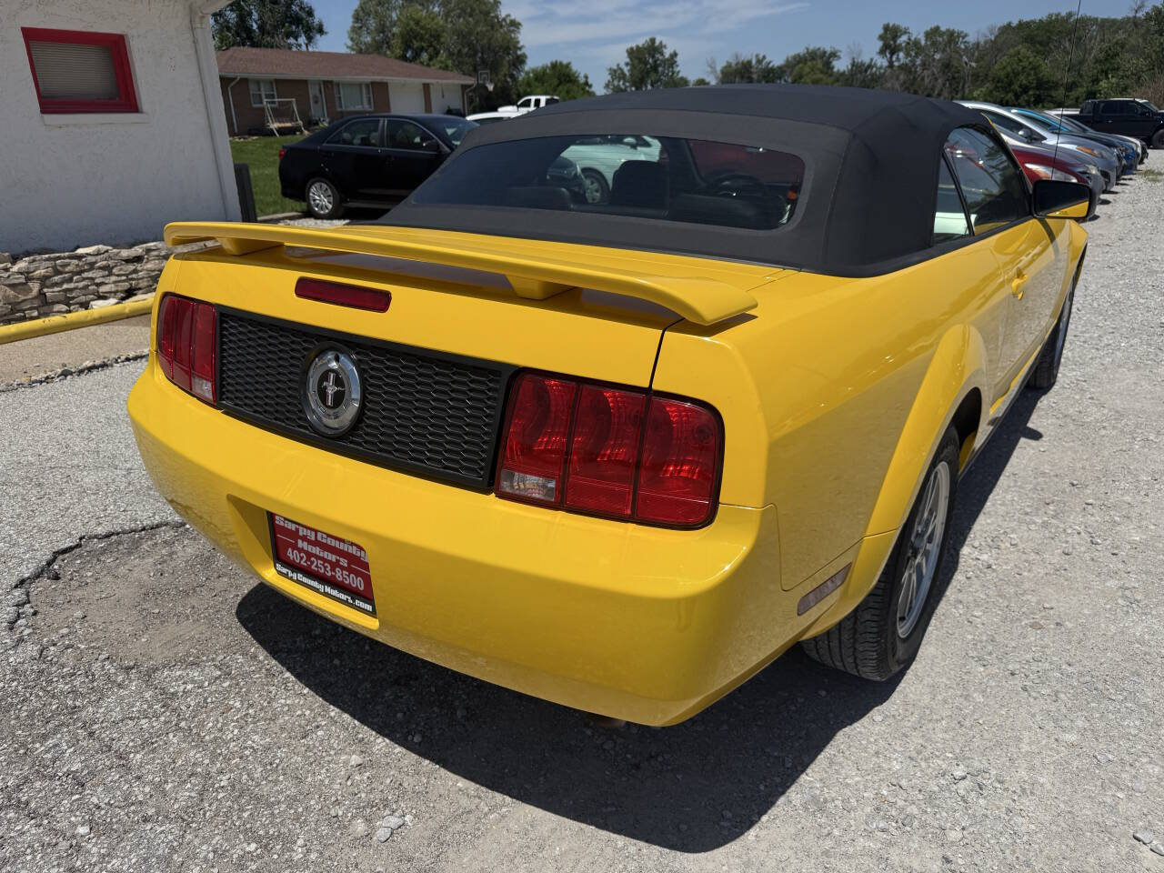 Used 2005 Ford Mustang Premium RWD image 3