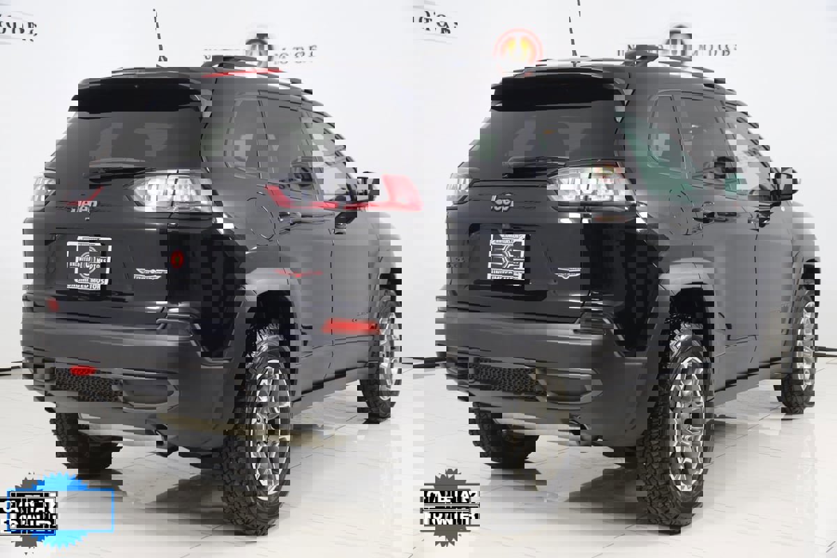 Used 2022 Jeep Cherokee Trailhawk image 3