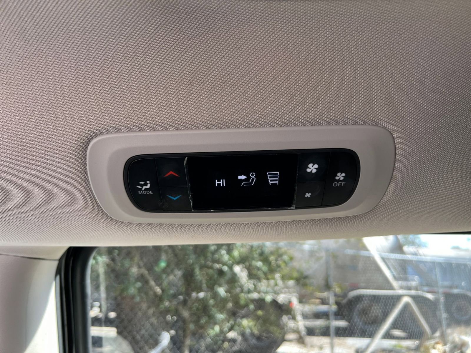 Used 2024 Chrysler Voyager LX image 25