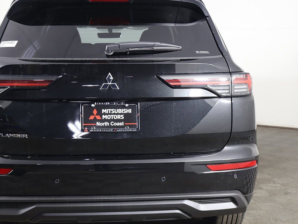 New 2026 Mitsubishi Outlander ES AWD/4WD image 17