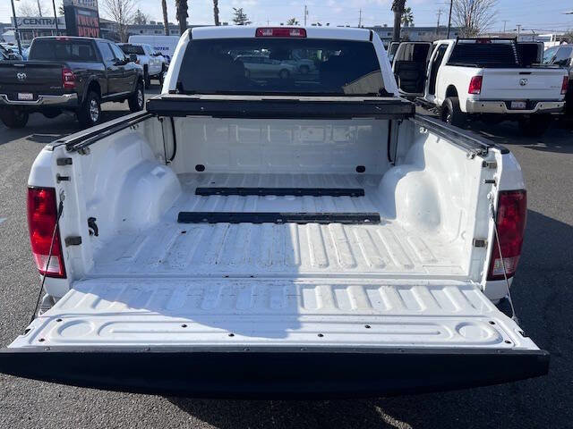 Used 2013 RAM 2500 Tradesman w/ Chrome Appearance Group AWD/4WD image 7