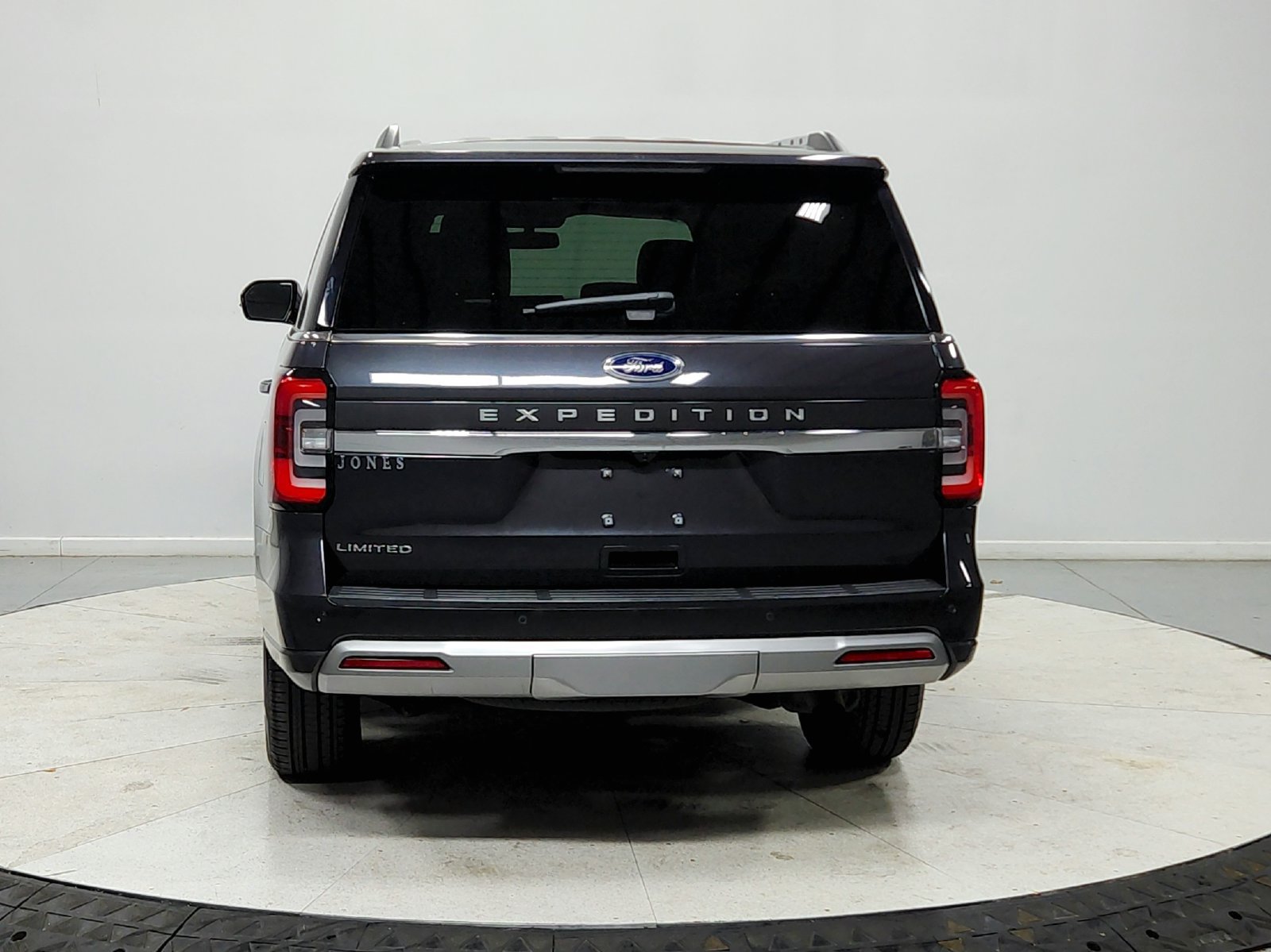 Used 2024 Ford Expedition Limited RWD image 7