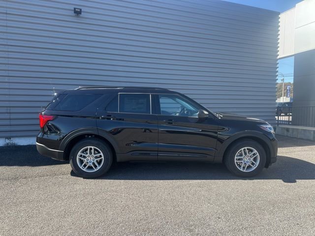 New 2026 Ford Explorer Active image 2