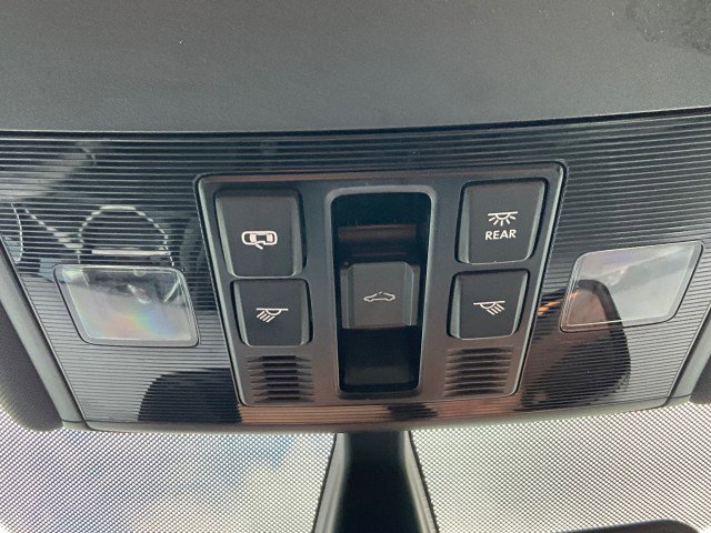 Used 2019 Volkswagen GTI SE FWD image 18