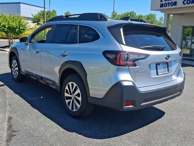 Used 2025 Subaru Outback Premium AWD/4WD image 4