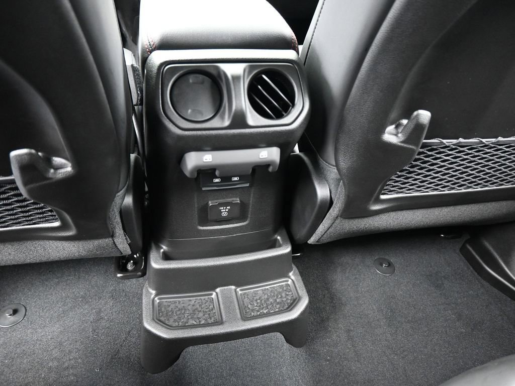 Used 2025 Jeep Wrangler Unlimited Rubicon image 30