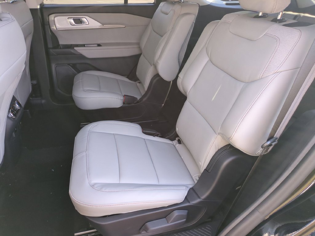 New 2026 Ford Explorer Active w/ Active Comfort Package AWD/4WD image 18