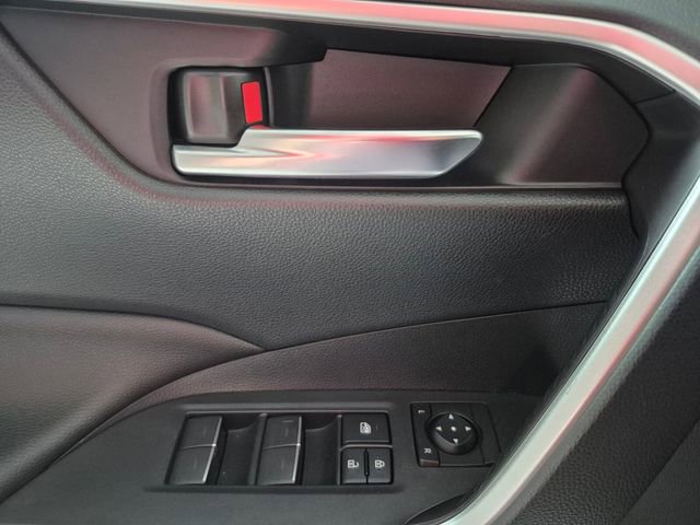Used 2022 Toyota RAV4 SE w/ Weather & Moonroof Package AWD/4WD image 15