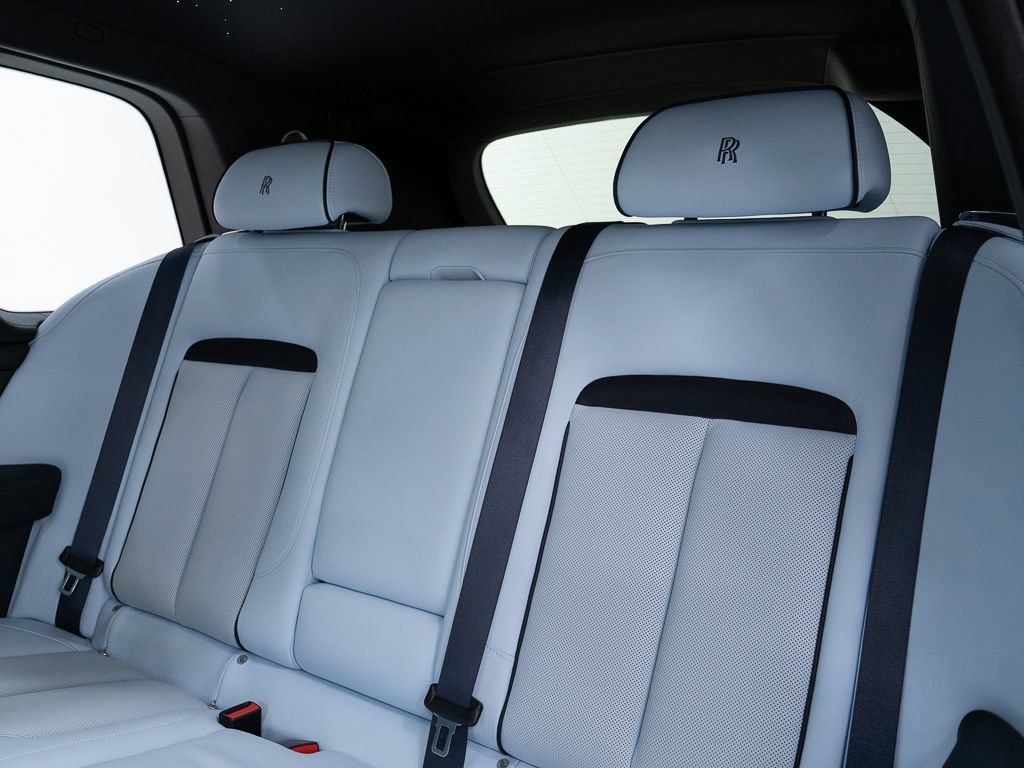 Certified 2025 Rolls-Royce Cullinan AWD/4WD image 27
