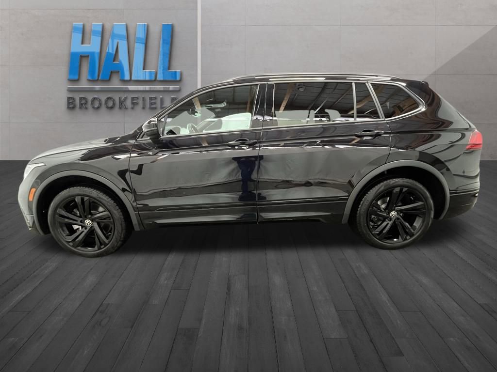 Certified 2024 Volkswagen Tiguan SE R-Line FWD image 3