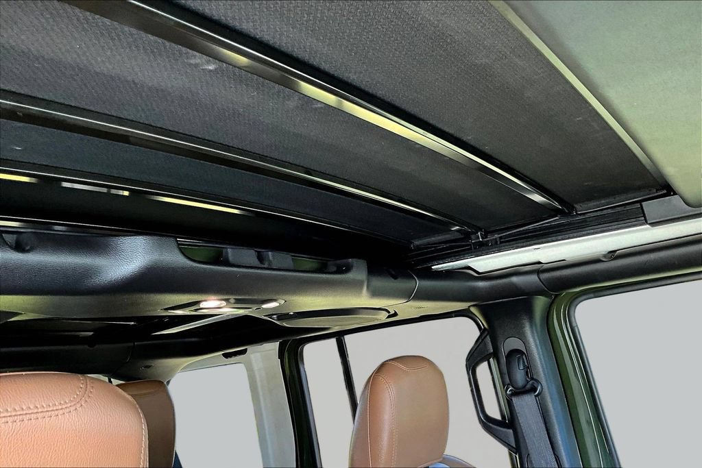 Used 2021 Jeep Wrangler Unlimited Sahara AWD/4WD image 28
