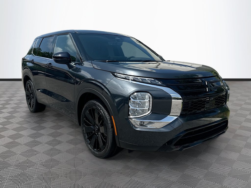 New 2026 Mitsubishi Outlander LE FWD image 3