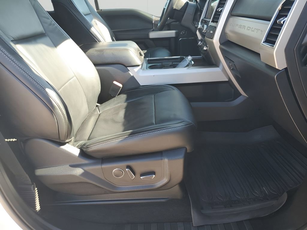 Used 2019 Ford F250 Lariat w/ Lariat Ultimate Package image 16