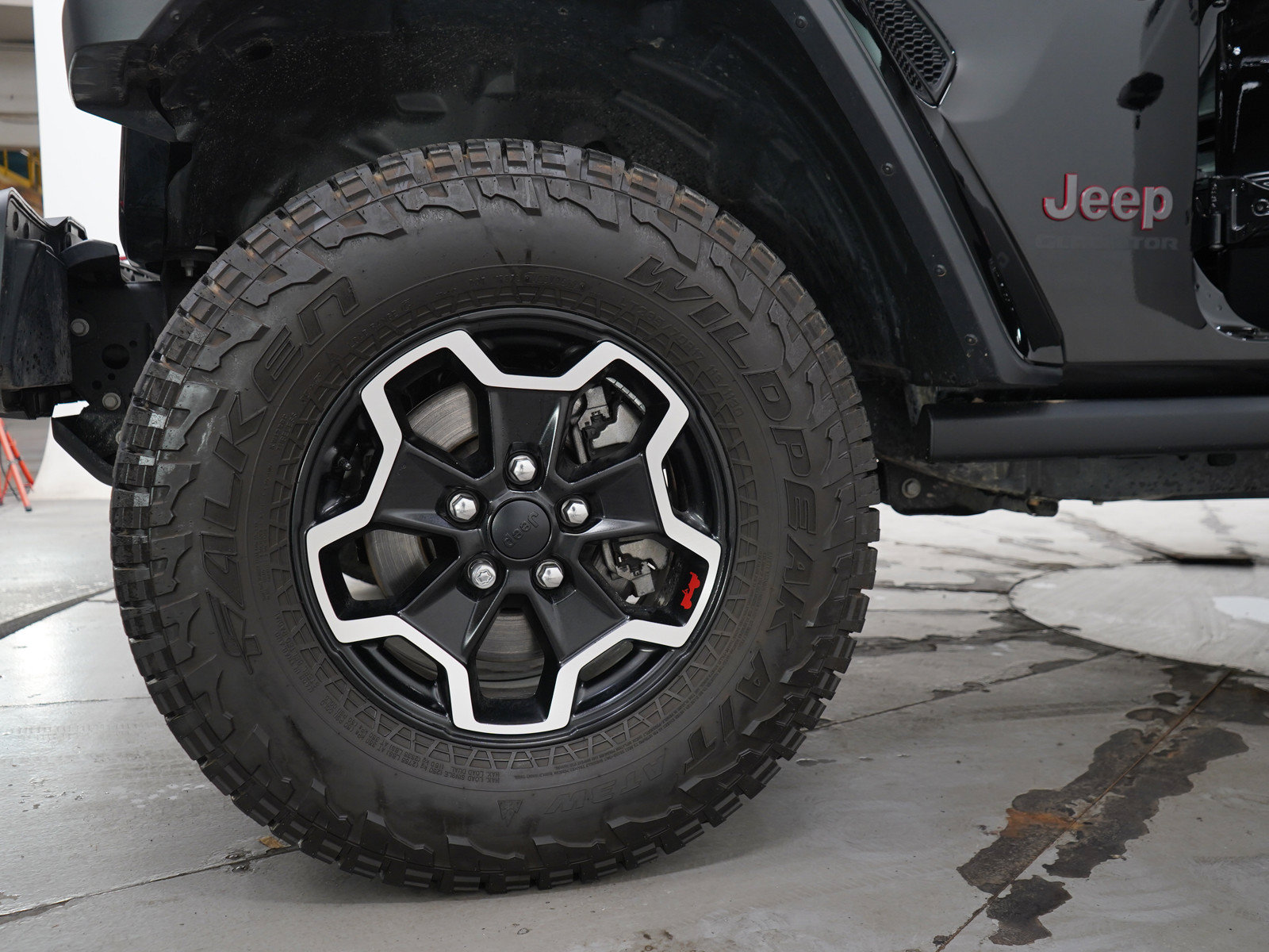 Used 2020 Jeep Gladiator Rubicon w/ Dual Top Group AWD/4WD image 30