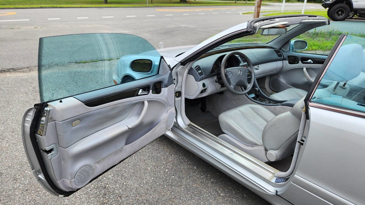Used 2001 Mercedes-Benz CLK 430 Cabriolet image 30