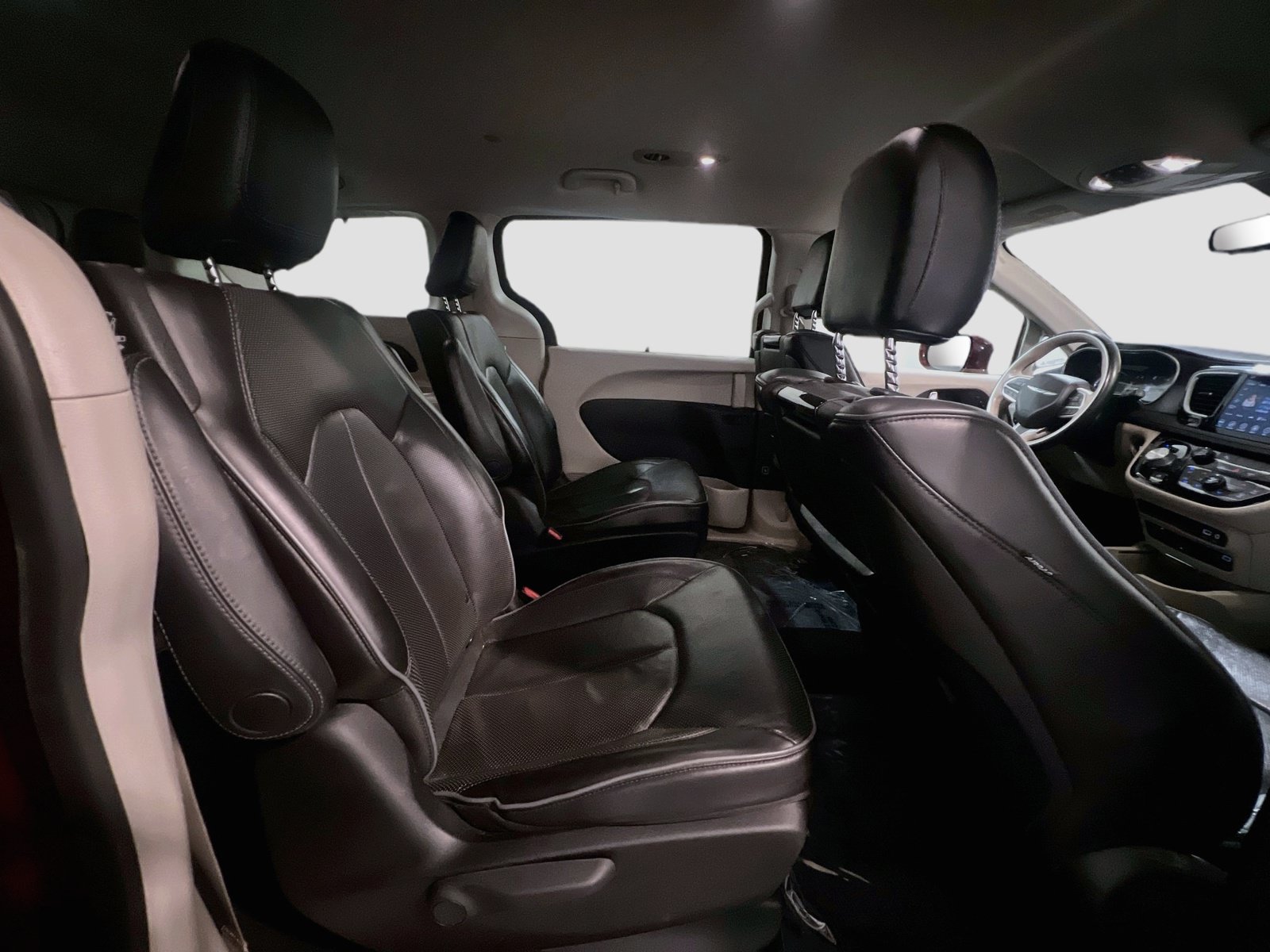 Used 2020 Chrysler Pacifica Limited FWD image 21