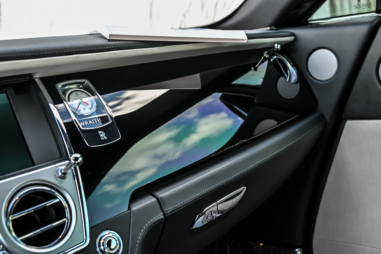 Used 2015 Rolls-Royce Wraith RWD image 37