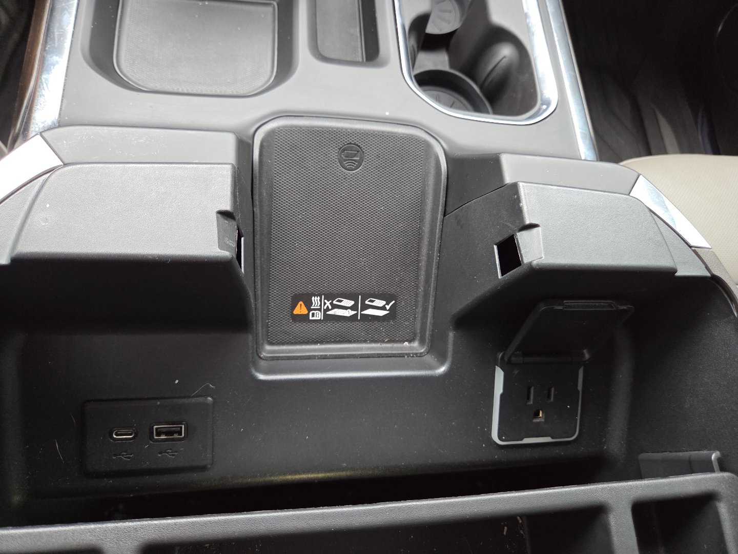 Used 2023 GMC Sierra 1500 SLT AWD/4WD image 11