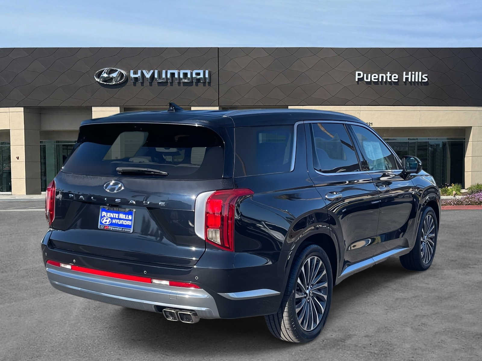 Used 2024 Hyundai Palisade Calligraphy image 4